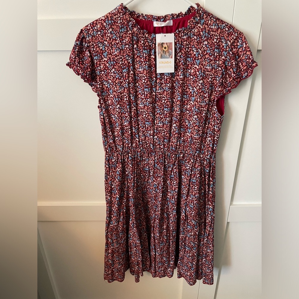 Cute floral dress, size Large. NWT